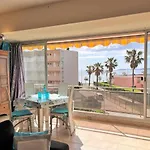Apartamento 2 Pièces Climatisé Avec Parking Proche - Fr-1-251-463 Le Lavandou